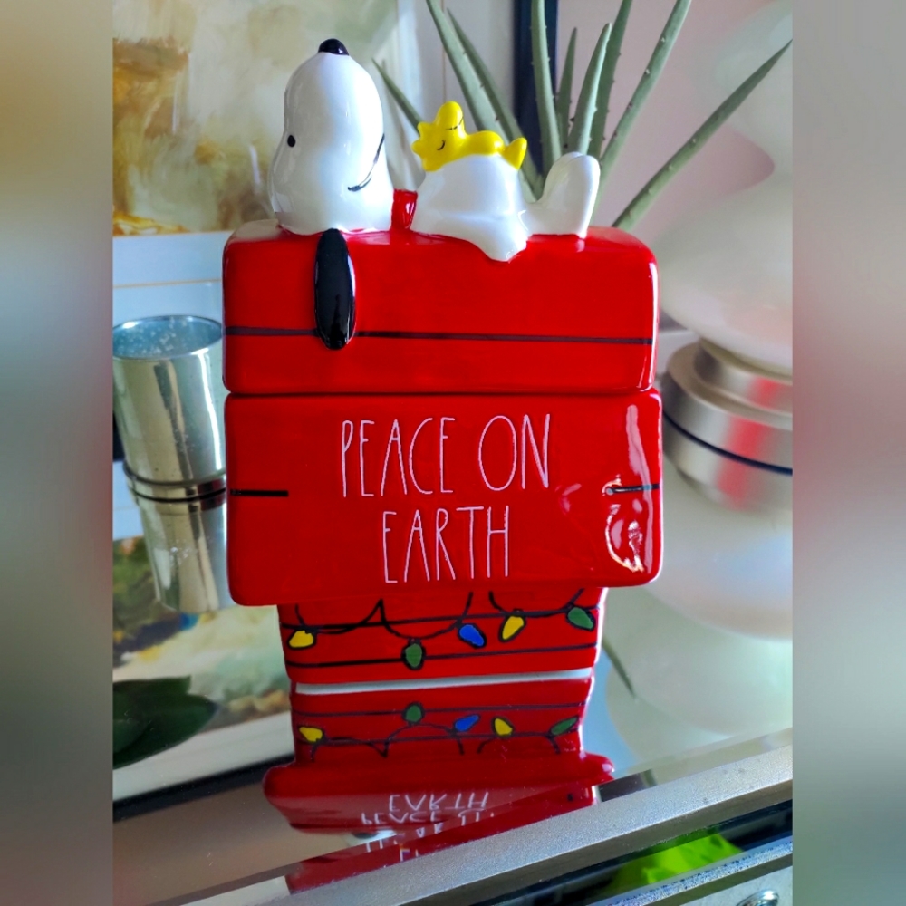 PEANUTS X RAE DUNN SNOOPY and WOODSTOCK Christmas Doghouse Cookie/Treat Jar 2023